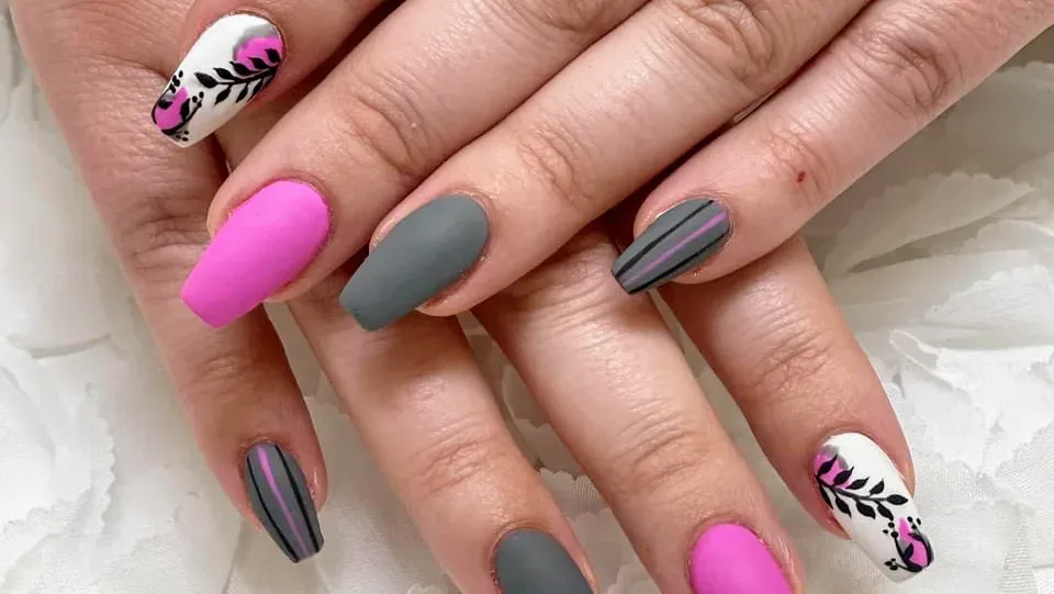 Bellvy Nail Spa — Nail salon in Akron